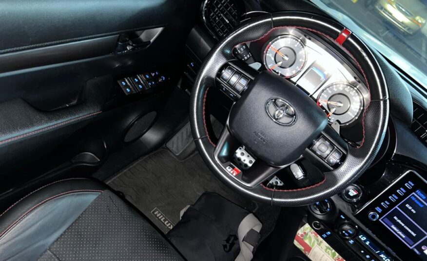 Toyota Hilux GR – Año 2022