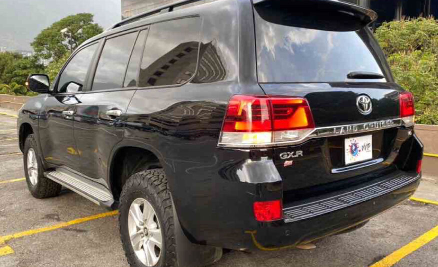 Toyota Land Cruiser V6 Blindada – Año 2016
