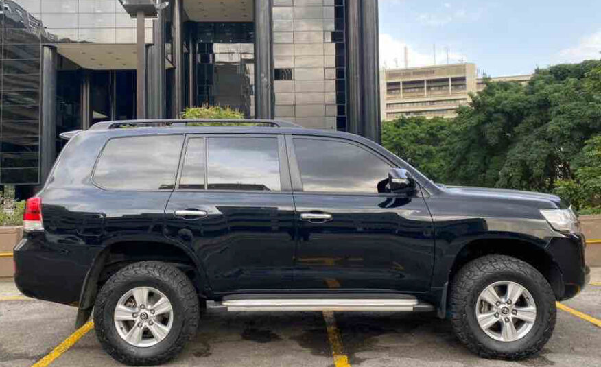 Toyota Land Cruiser V6 Blindada – Año 2016