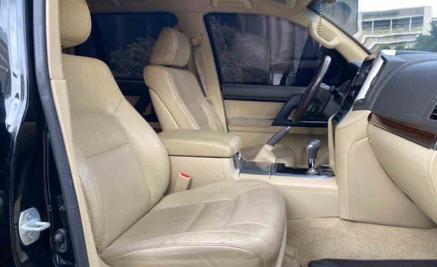 Toyota Land Cruiser V6 Blindada – Año 2016