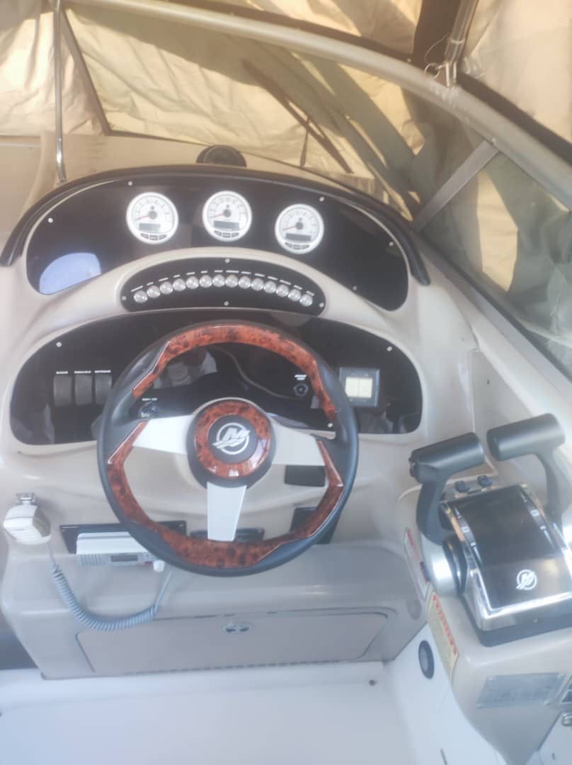 Sea Ray Sundancer 280 30 Pies – Año 2004