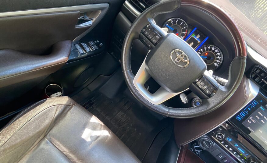 Toyota Fortuner VXR+ V6 – Año 2017
