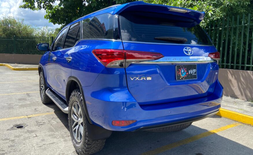 Toyota Fortuner VXR+ V6 – Año 2017