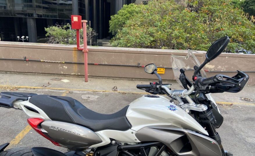 MV Agusta Stralade 800 – Año 2016