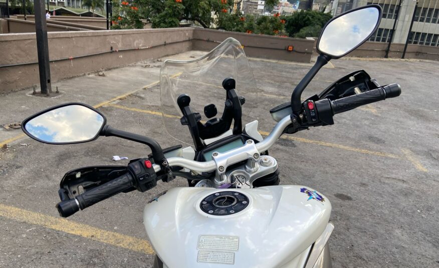 MV Agusta Stralade 800 – Año 2016