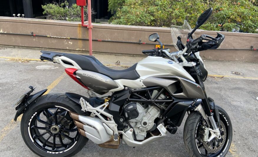 MV Agusta Stralade 800 – Año 2016