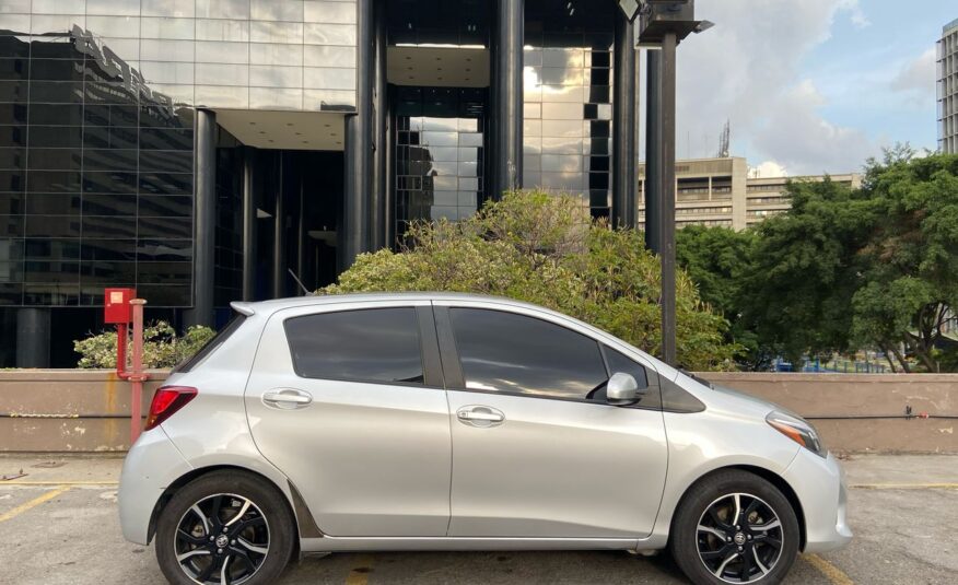 Toyota Yaris SE – Año 2015