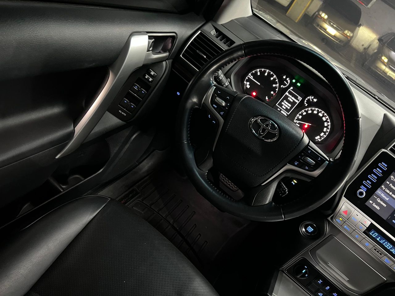 Toyota Prado VX – Año 2022