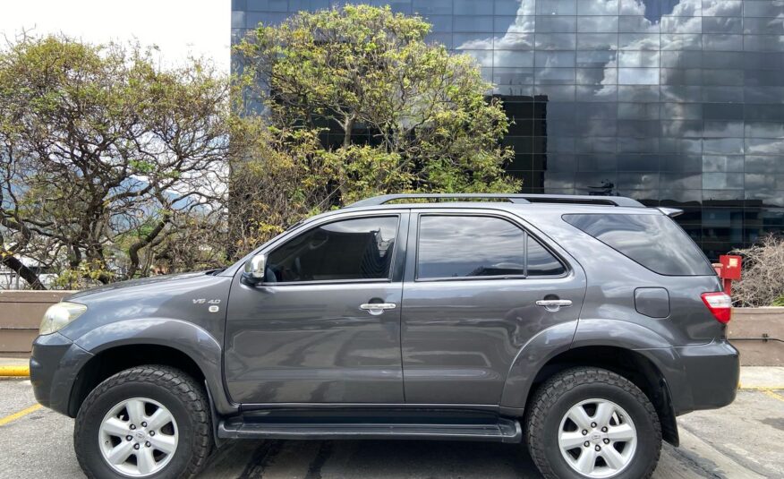 Toyota Fortuner Blindada – Año 2011