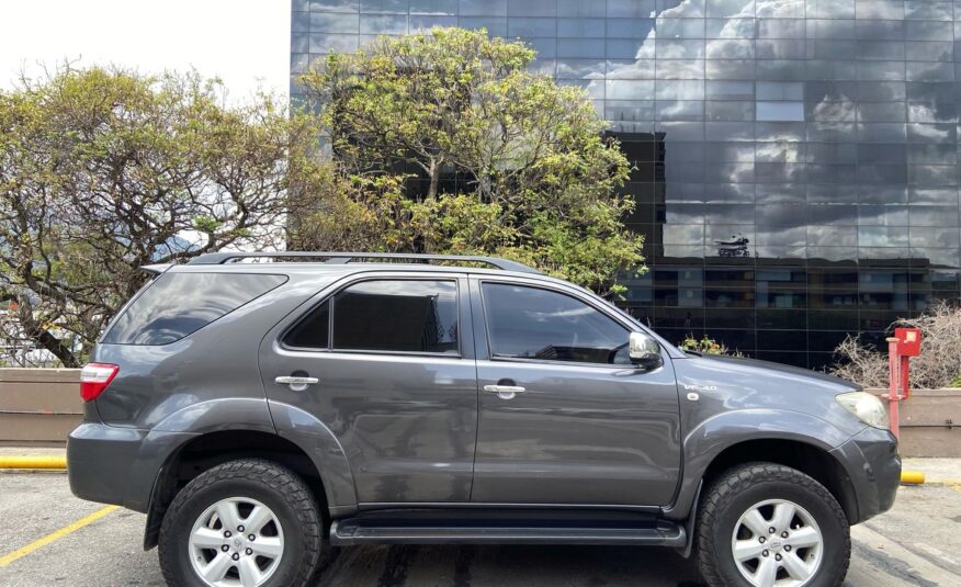 Toyota Fortuner Blindada – Año 2011