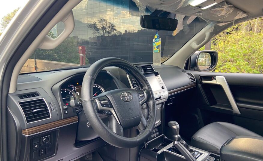Toyota Prado VX – Año 2022