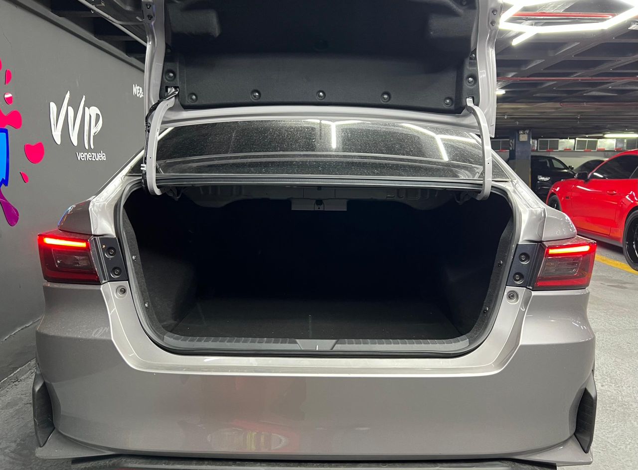 Toyota Yaris E – Año 2023