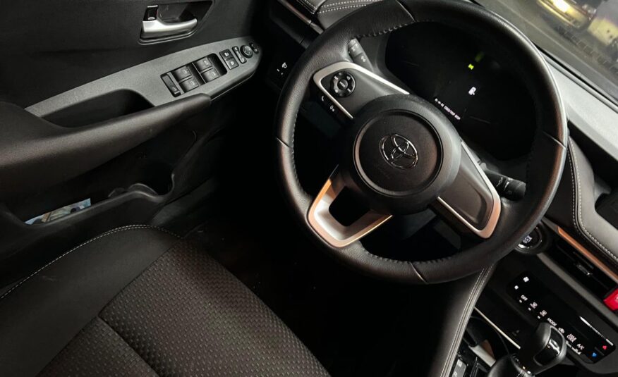 Toyota Yaris E – Año 2023