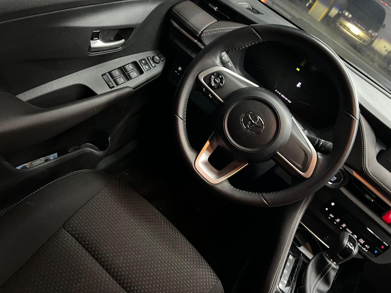 Toyota Yaris E – Año 2023