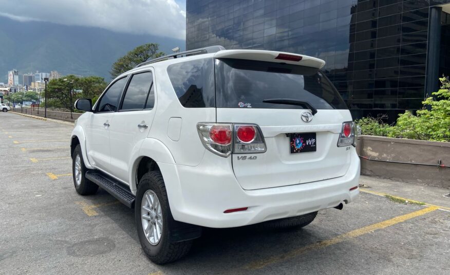 Toyota Fortuner – Año 2012