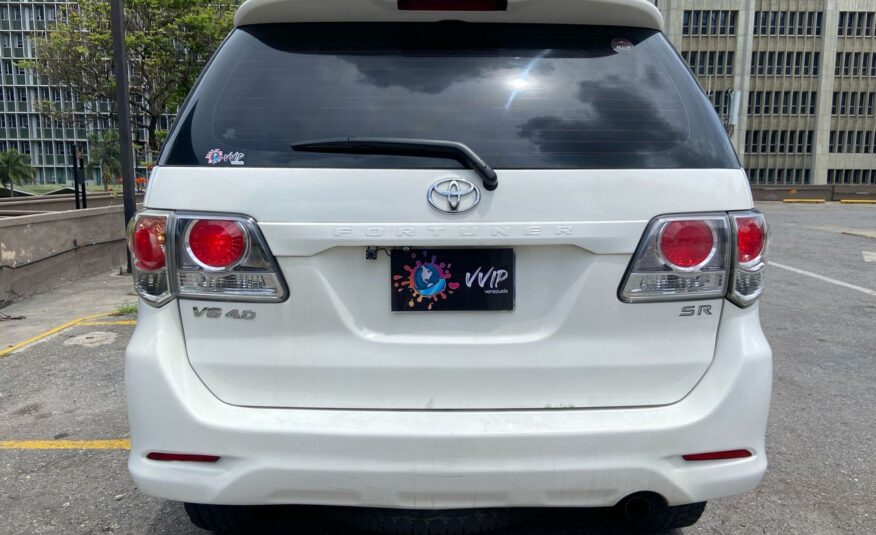 Toyota Fortuner – Año 2012