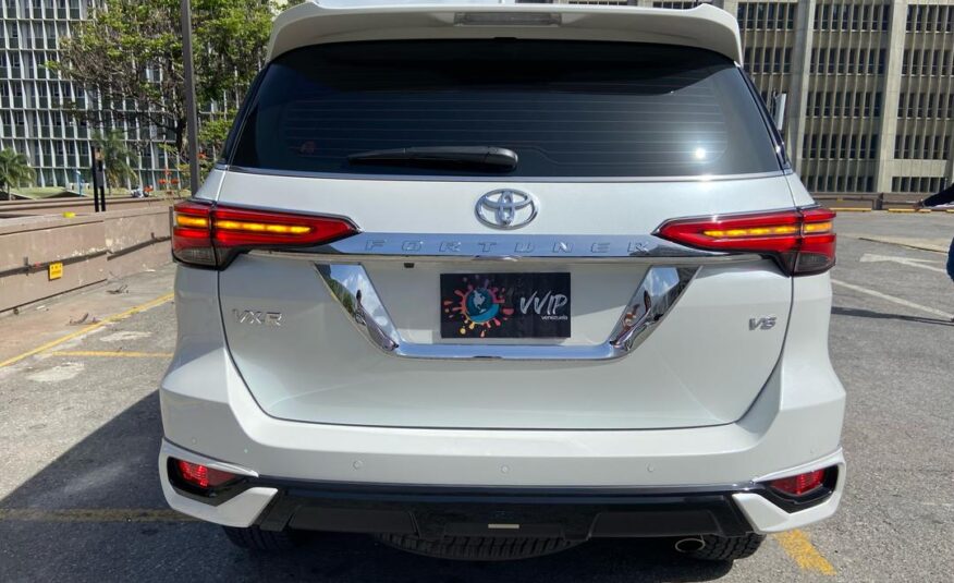 Toyota Fortuner VXR V6 – Año 2025