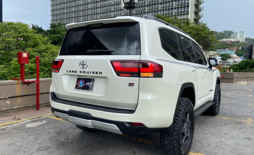 Toyota Land Cruiser GR – Año 2024