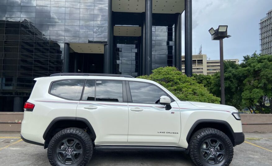 Toyota Land Cruiser GR – Año 2024