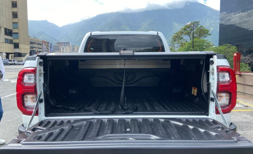 Toyota Hilux SRX – Año 2024