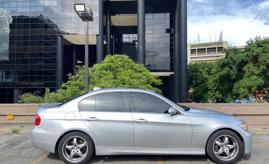 BMW 325I – Año 2008