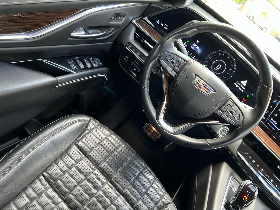 Cadillac Escalade 600 – Año 2023