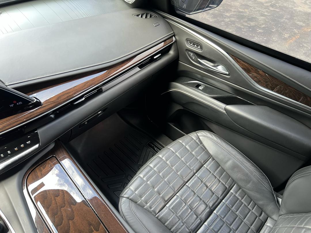 Cadillac Escalade 600 – Año 2023