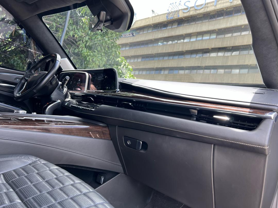 Cadillac Escalade 600 – Año 2023