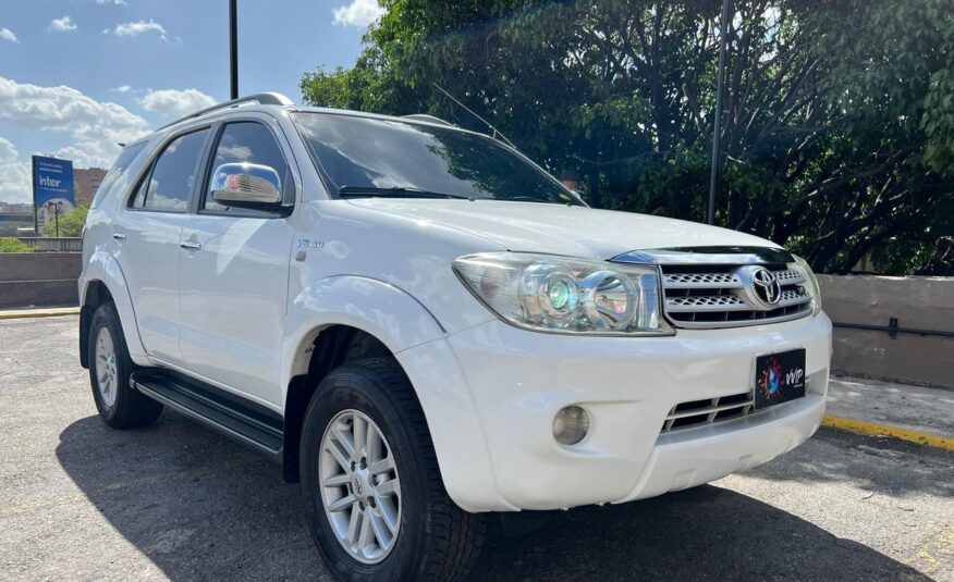Toyota Fortuner – Año 2011