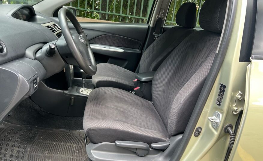 Toyota Yaris Belta – Año 2007