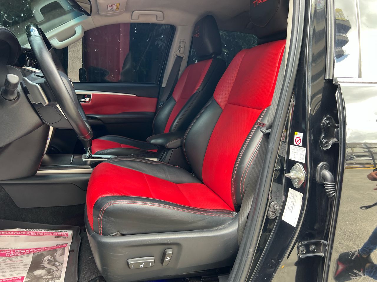 Toyota Fortuner VXR+ V6 – Año 2020