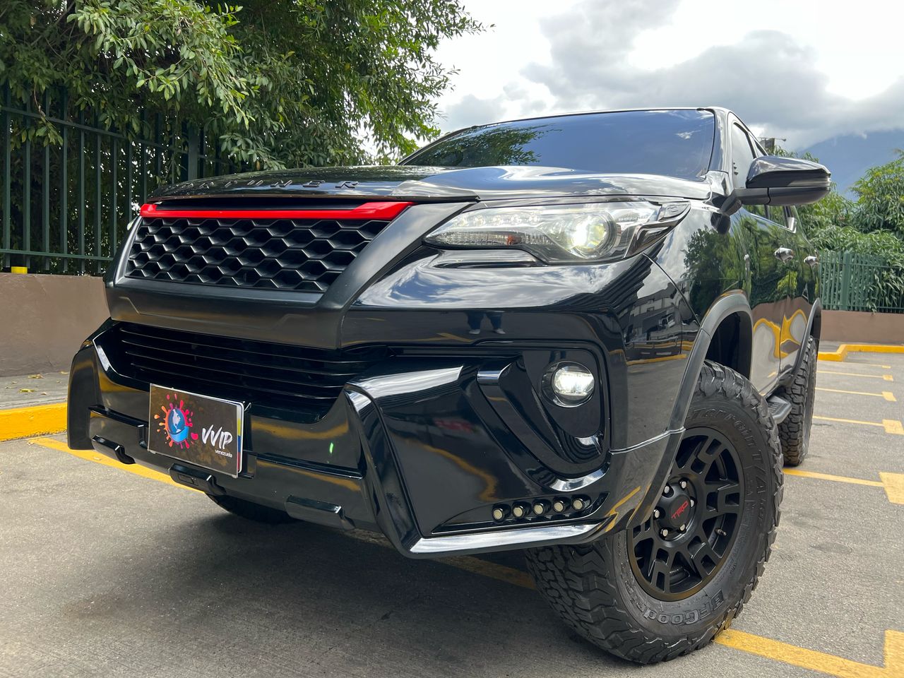 Toyota Fortuner VXR+ V6 – Año 2020