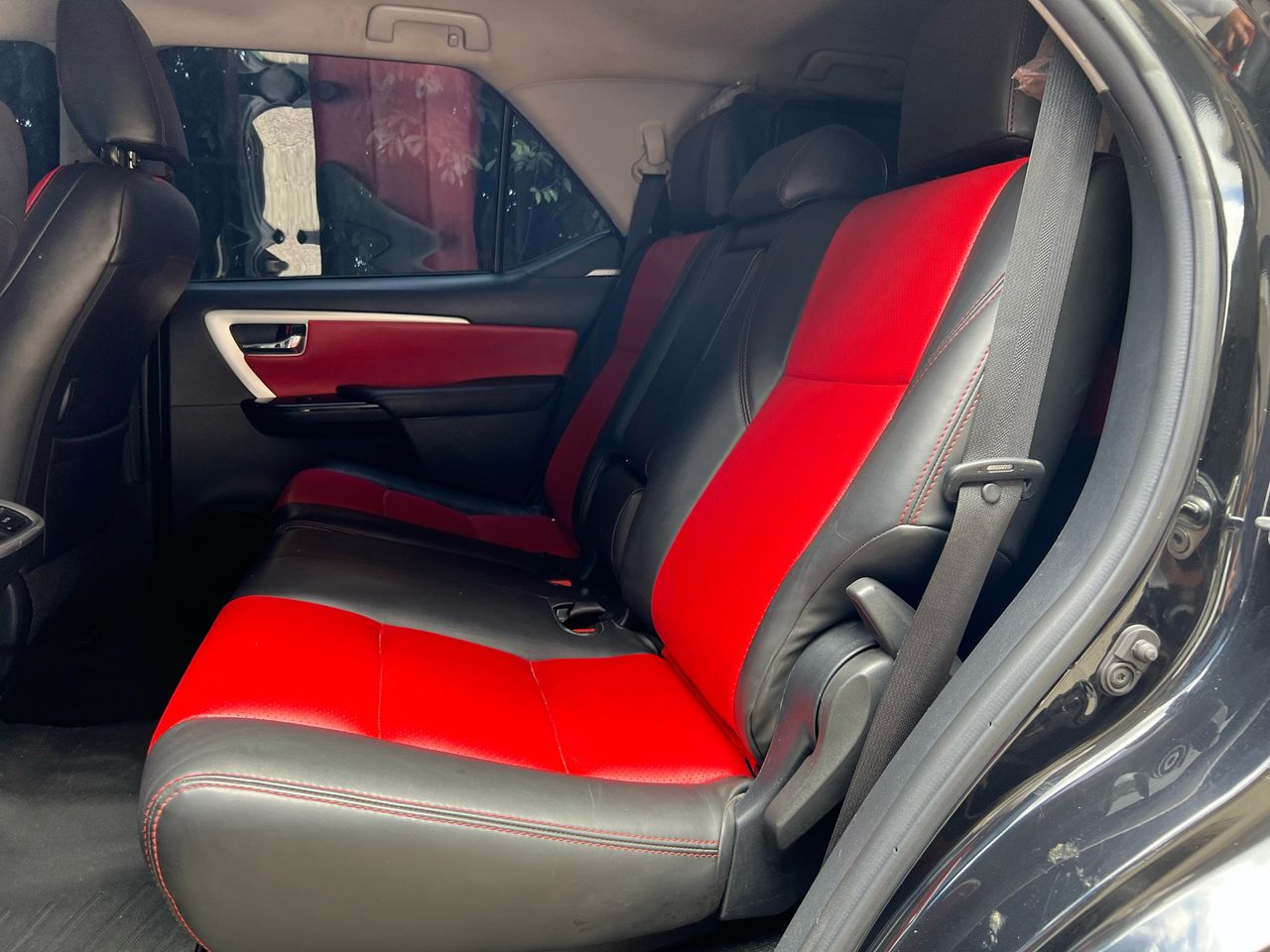 Toyota Fortuner VXR+ V6 – Año 2020