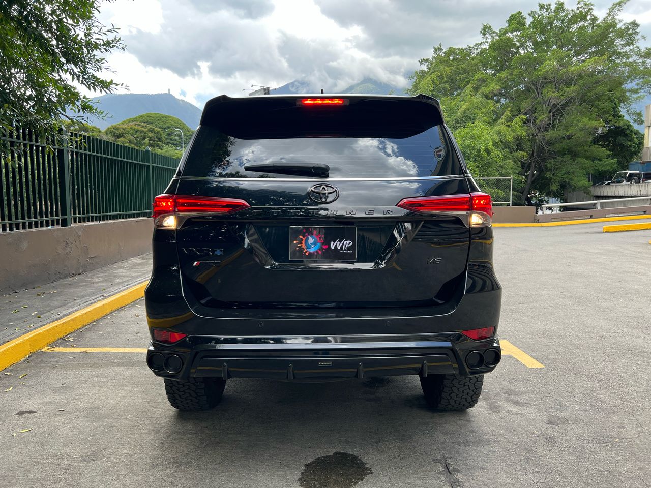 Toyota Fortuner VXR+ V6 – Año 2020