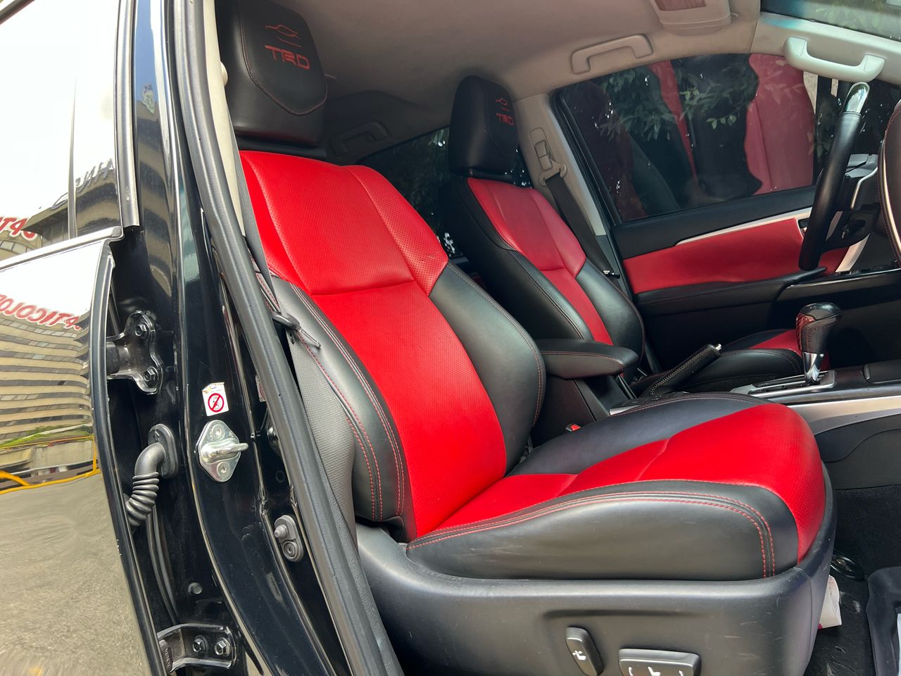 Toyota Fortuner VXR+ V6 – Año 2020