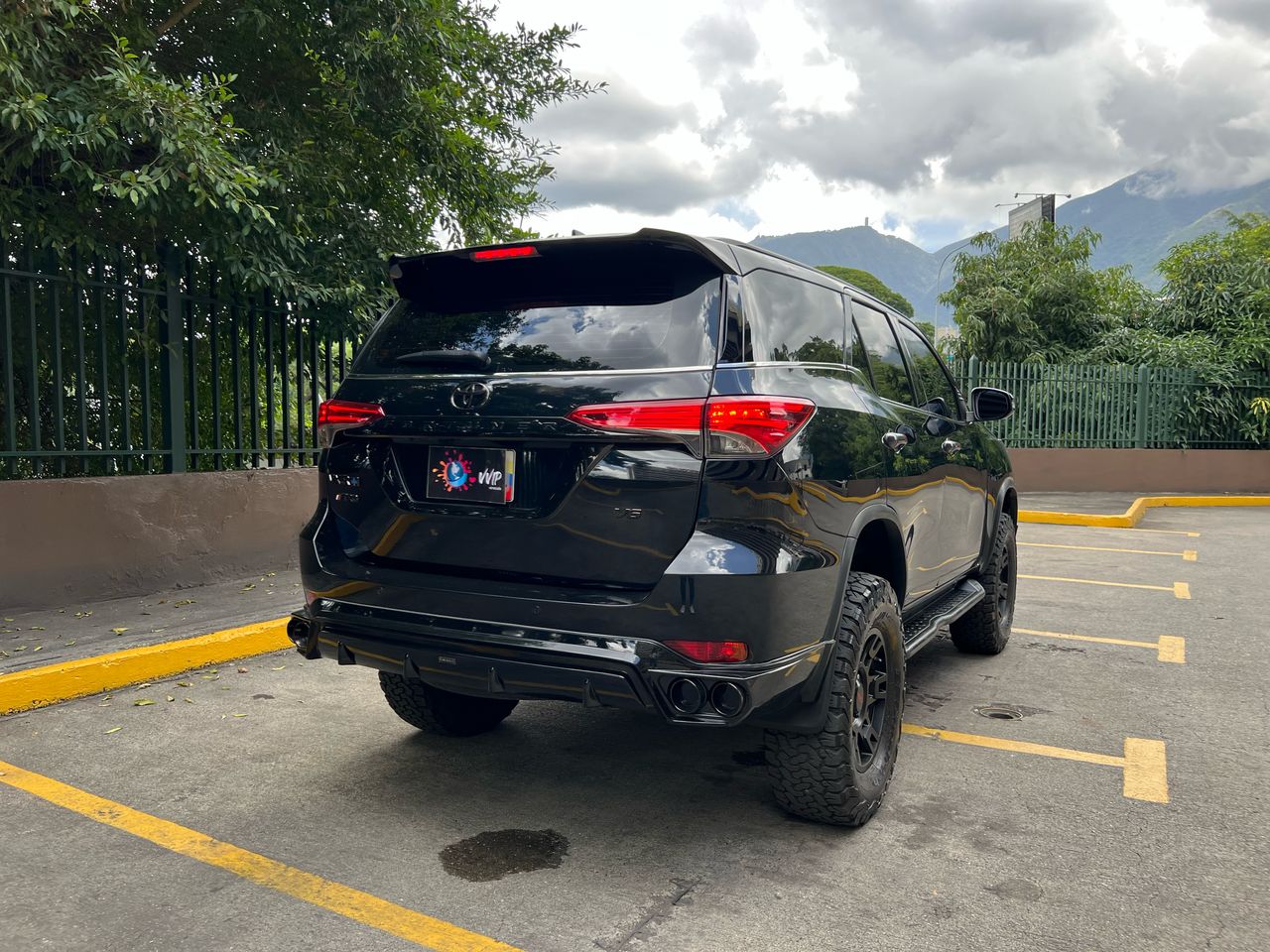 Toyota Fortuner VXR+ V6 – Año 2020