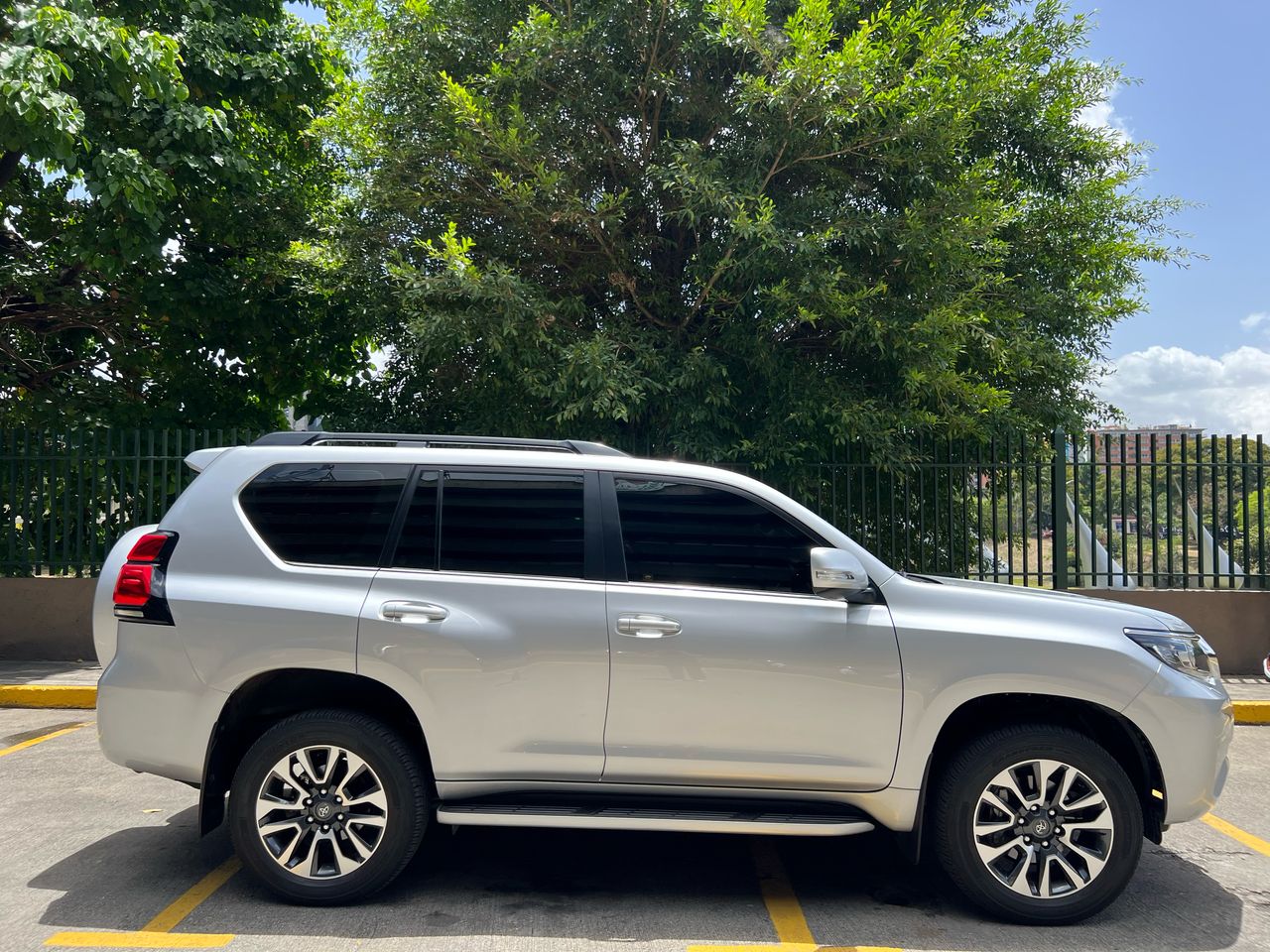 Toyota Prado VX – Año 2024