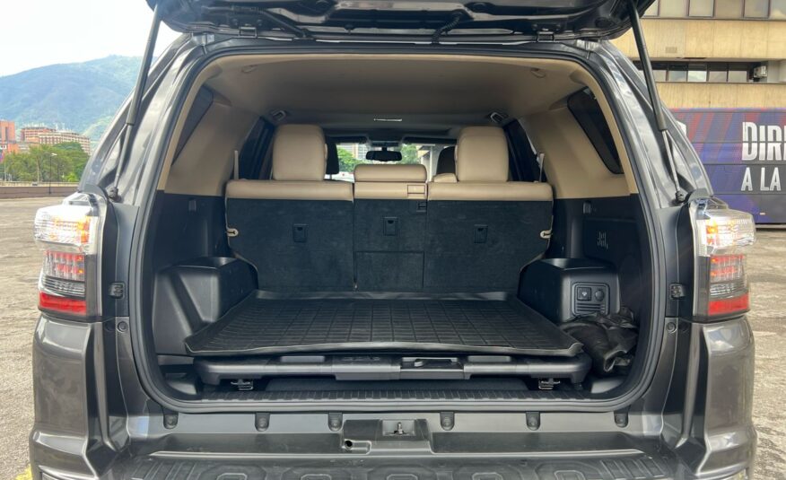 Toyota 4Runner Limited – Año 2016