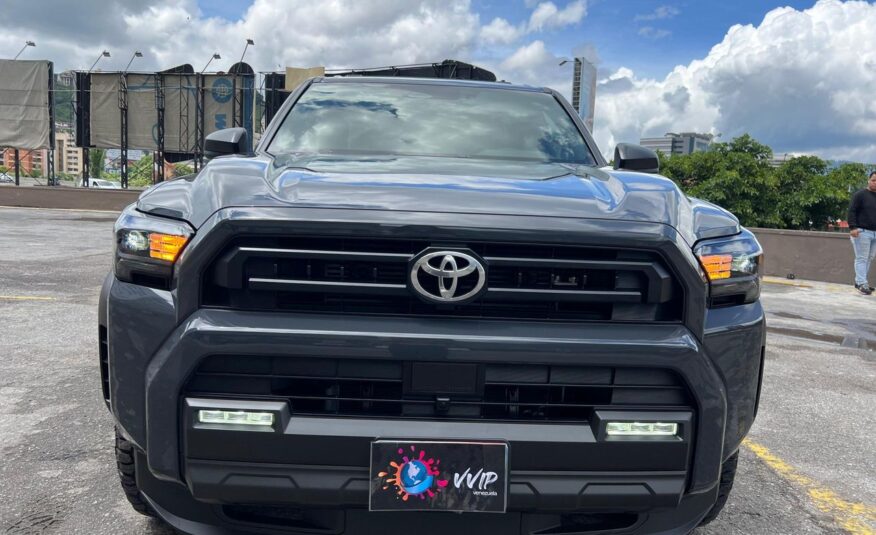 Toyota 4Runner SR5 – Año 2025