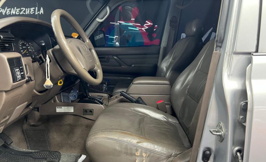 Toyota Autana Blindada Nivel III Plus – Año 2005