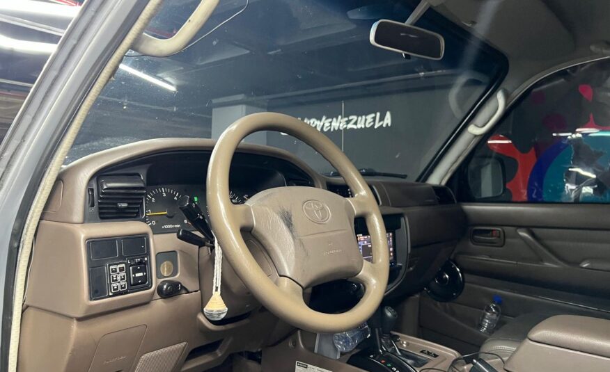 Toyota Autana Blindada Nivel III Plus – Año 2005
