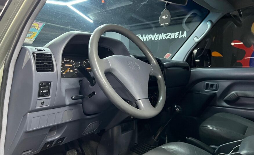 Toyota Meru – Año 2006