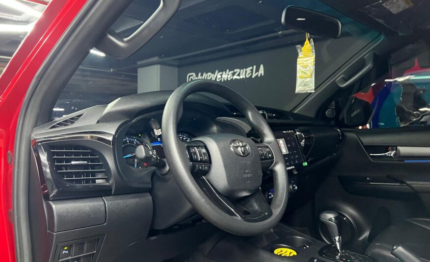 Toyota Hilux Adventure SR5 V6 4.0 – Año 2023
