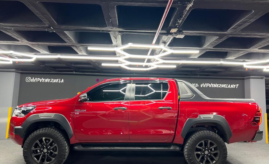 Toyota Hilux Adventure SR5 V6 4.0 – Año 2023