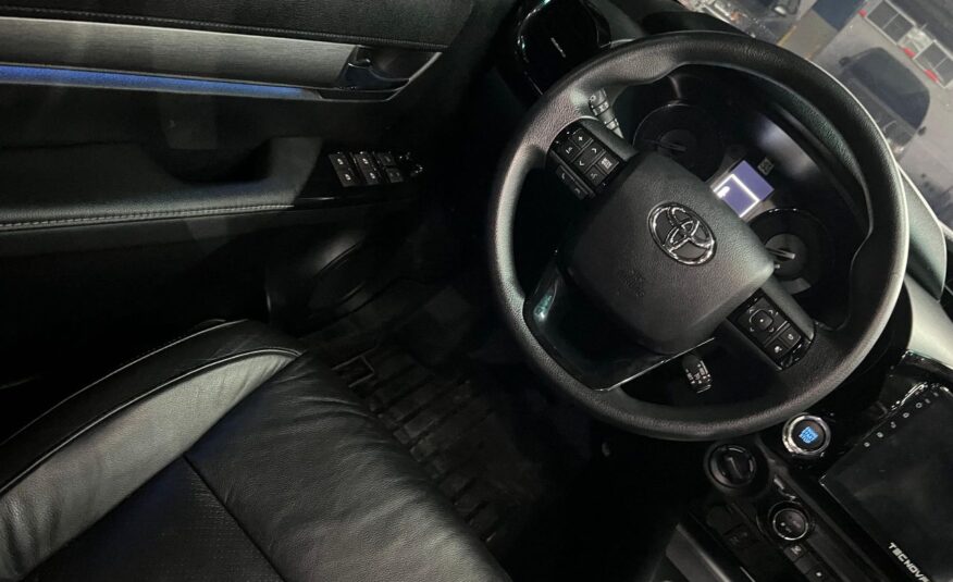 Toyota Hilux Adventure SR5 V6 4.0 – Año 2023