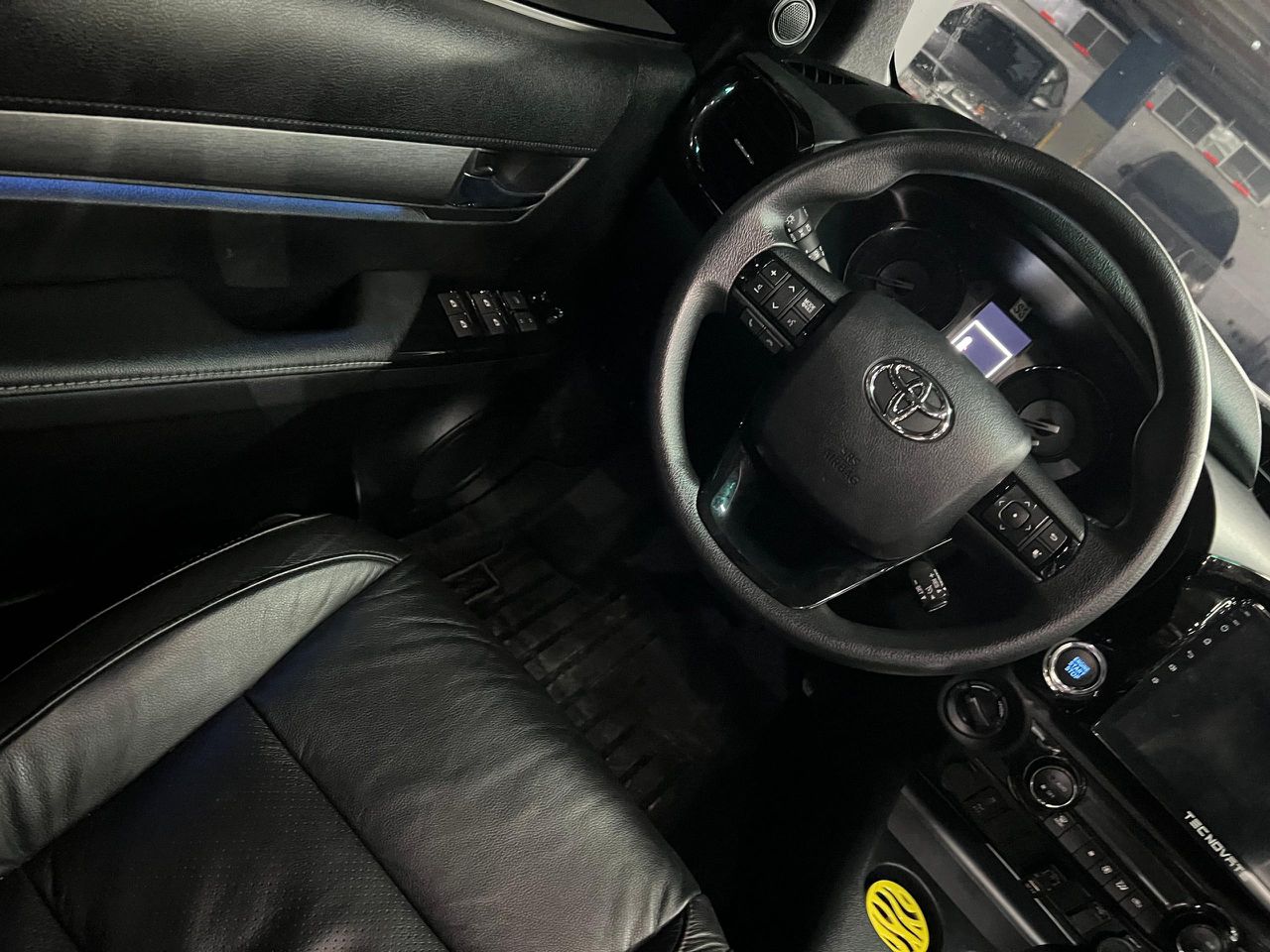 Toyota Hilux Adventure SR5 V6 4.0 – Año 2023