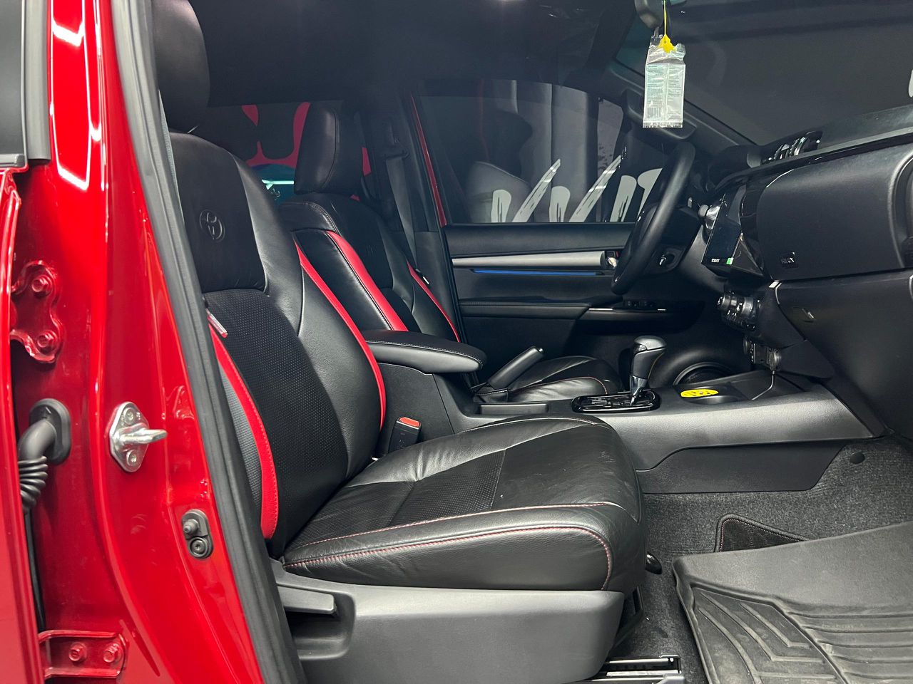 Toyota Hilux Adventure SR5 V6 4.0 – Año 2023