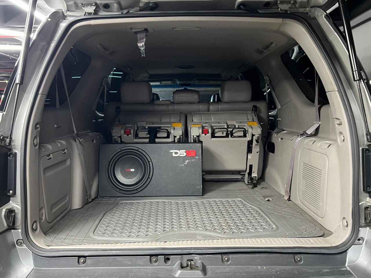 Toyota Sequoia Limited V8 -Año 2002