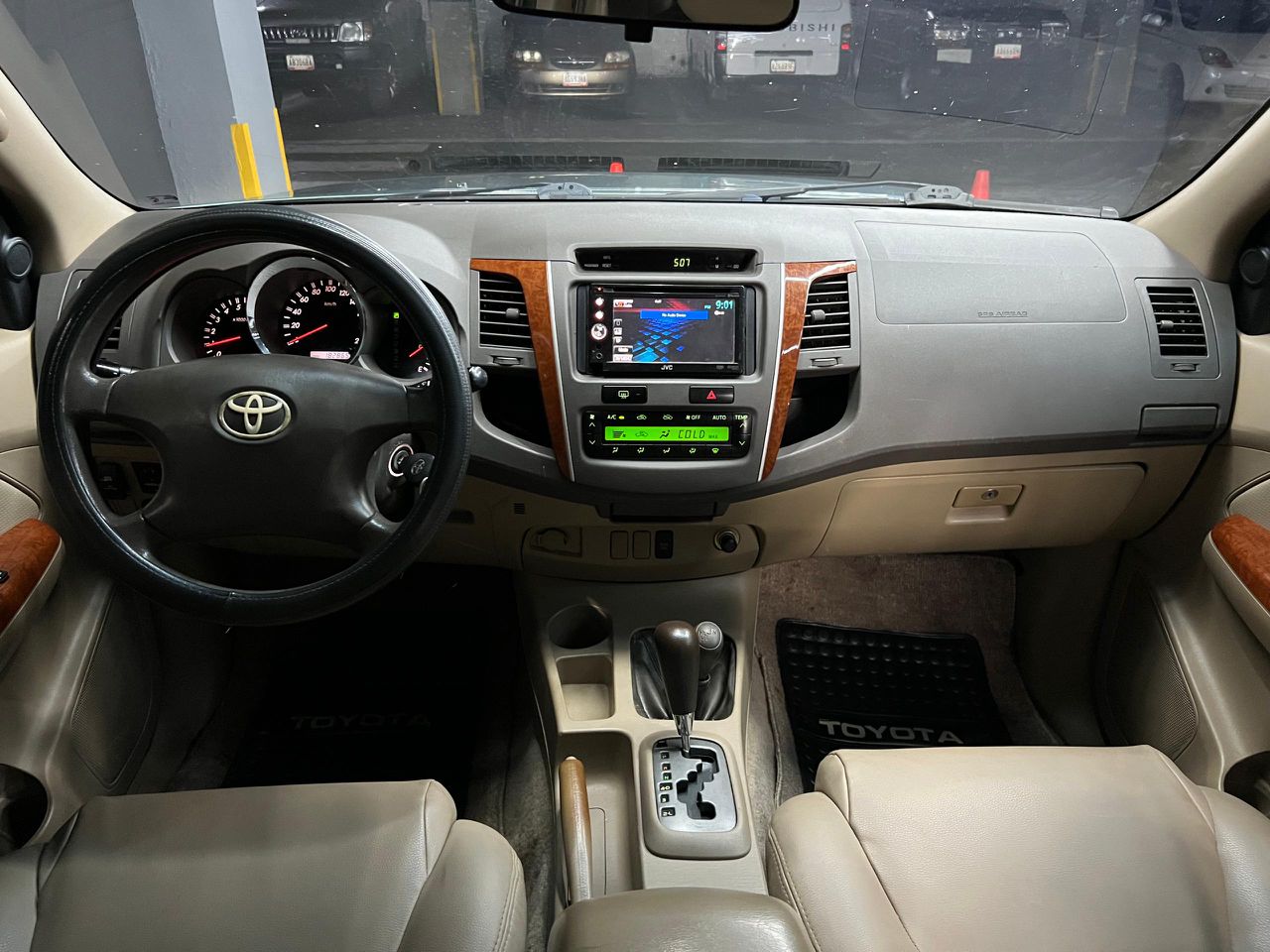 Toyota Fortuner – Año 2011