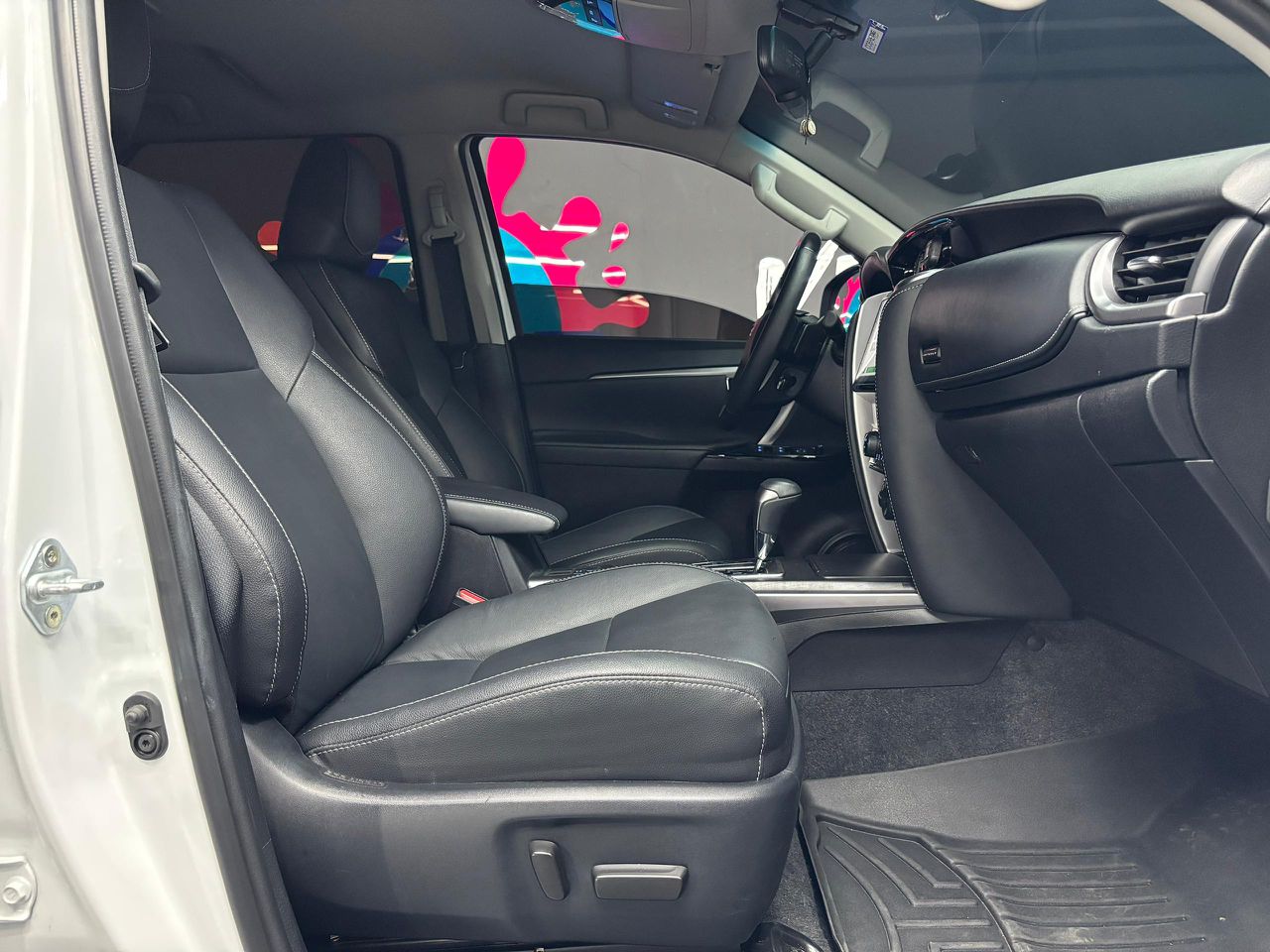 Toyota Fortuner SRX V6 – Año 2023